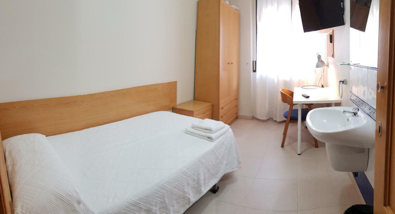 מלון הואסקה Residencial Oscense מראה חיצוני תמונה